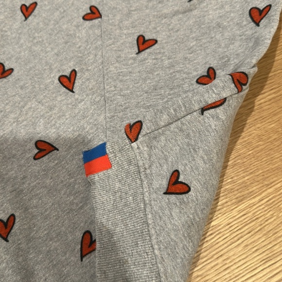 ❤️ Kule - The Oversized Hearts Sweatshirt in Heather Grey ❤️ - Picture 3 of 8